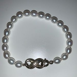 Tiffany & Co pearl infinity clasp bracelet
